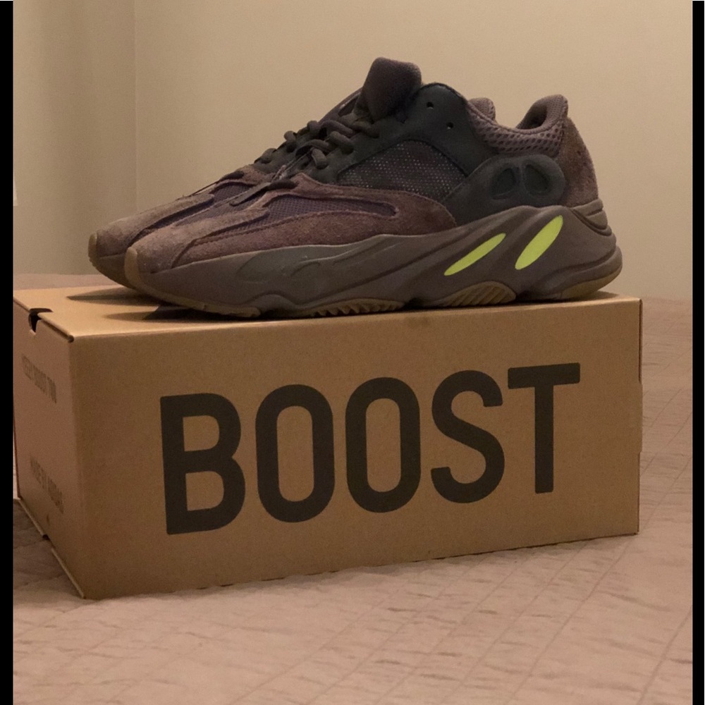 Yeezy Boost 700